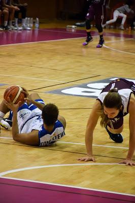 Galería de clics del Bàsquet Femení Sant Adrià-Uni Ferrol