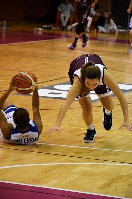 Galería de clics del Bàsquet Femení Sant Adrià-Uni Ferrol