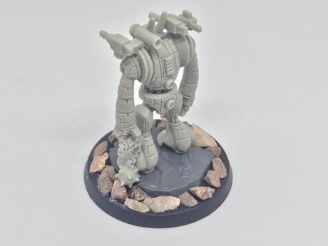 Robot Imperial para W40K, de ilustración del RT a figura actual