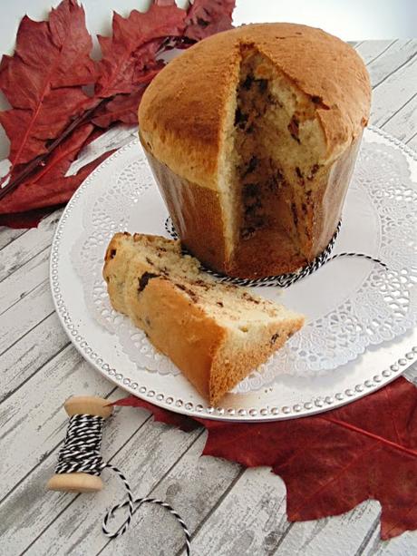 Panettone de pasas y chocolate Panettone de pasas y chocolate