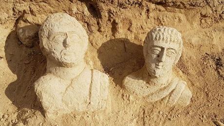 Las intensas lluvias destapan dos bustos funerarios romanos de hace 1700 años enterrados en Israel