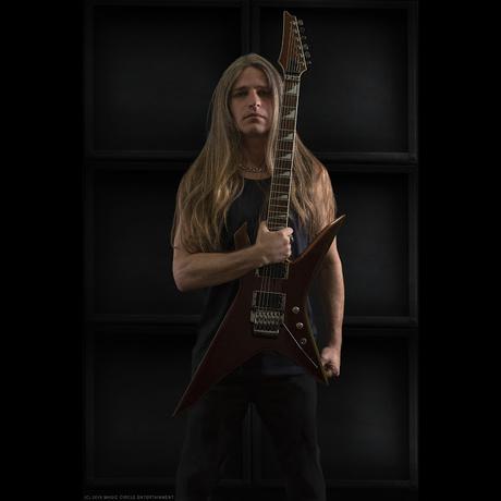 E.V. Martel, nuevo guitarrista de Manowar para su tour de despedida