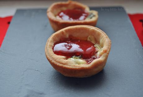 Bocaditos de queso azul y mermelada de fresa con Degustabox