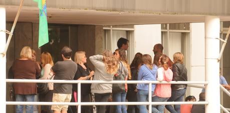 Los Familiares De Los Acusados De La Violación En Miramar, A Los Gritos Con La Prensa