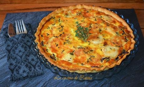 Quiche de cebolla roja, queso de cabra y tomillo.