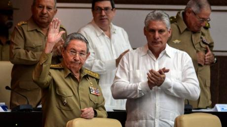 Afirman que detención de directivo de FARMACUBA subraya cisma entre militares cubanos y Díaz-Canel