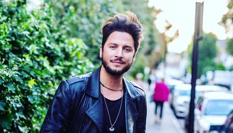 Manuel Carrasco, Bad Bunny y Paulo Londra lideran las listas oficiales españolas Nuevo número 1 de Manuel Cararsco