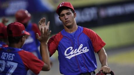 Peloteros cubanos podrán viajar a Estados Unidos con su familia tras acuerdo con MLB