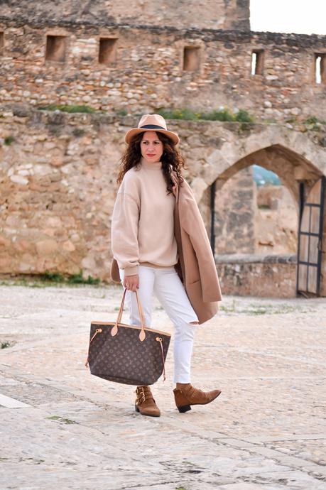BROWN & WHITE BROWN & WHITE