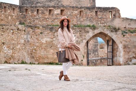 BROWN & WHITE BROWN & WHITE