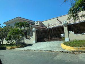 Mezquita en la que oró Bukele está en la colonia Flor Blanca