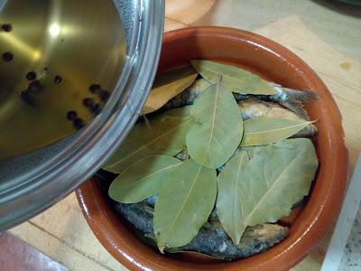 LACHAS (ALOSAS) FRITAS EN ESCABECHE