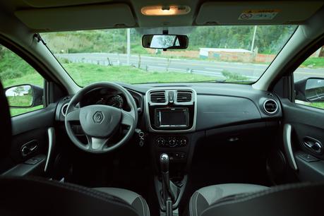 renault-logan-interno