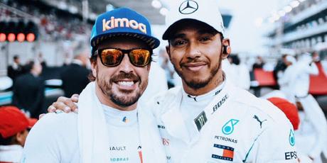Hamilton lidera quinto año triunfal de Mercedes, Alonso se despide