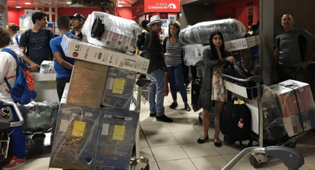 Músico cubano denuncia mal trabajo del personal de la Aduana en la isla