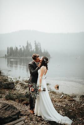 Fotografía de pareja de novios