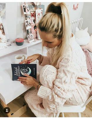 Manual de Magia Moderna por el mundo