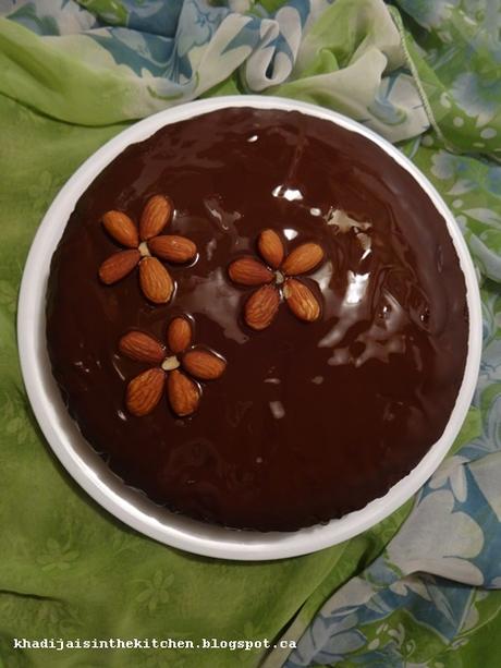 GÂTEAU AU CHOCOLAT / CHOCOLATE CAKE / BIZCOCHO DE CHOCOLATE / كيك الشوكولاتة