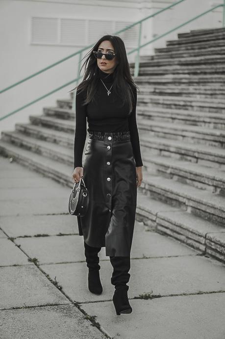 BACK TO BLACK-CAMEL COAT-MIDI SKIRT-CLONES DE MODA