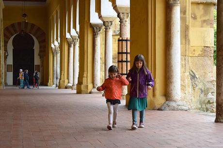 10 Lugares en España para Viajar con Niños y Niñas