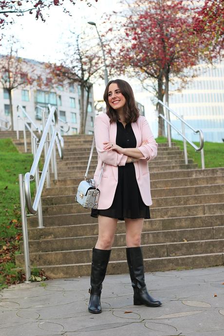 Chic y casual con vestido negro