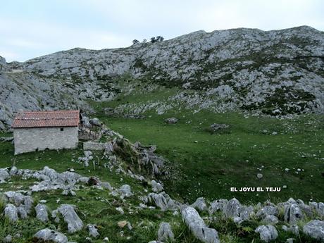 La Collaúca-El Picu Samelar-El Picu San Carlos-Los Llambriales Amarillos-El Grajal