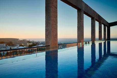 Mi reciente Gran Viaje a Sudáfrica & Botswana Piscina en Hotel The Silo en Cape Town