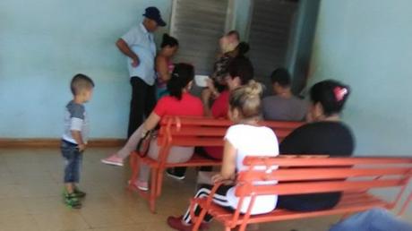 ¿Quién atiende la salud de los cubanos?