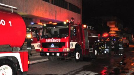 Bomberos controlan incendio sin víctimas en un hospital de La Habana