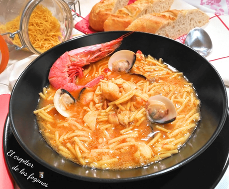 SOPA DE COCIDO GALLEGO CON FIDEOS Y HUEVO DURO