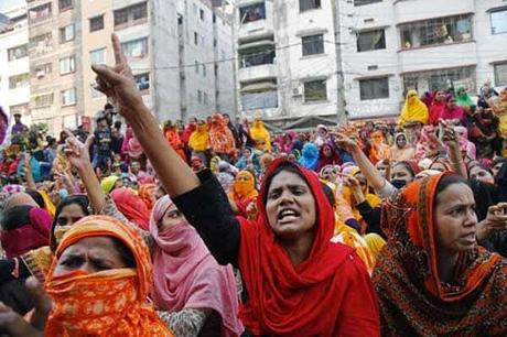 Los trabajadores que hacen nuestra ropa en protesta