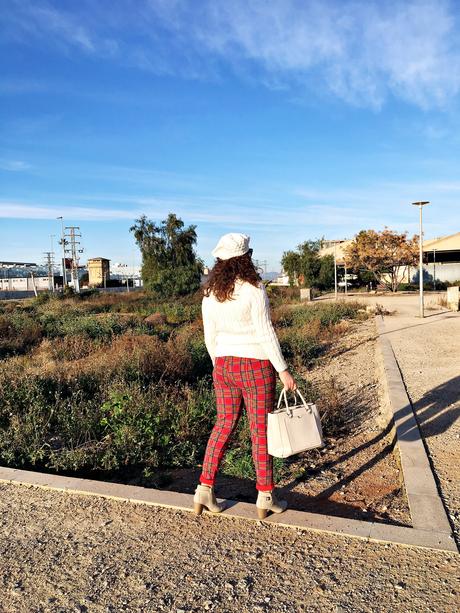 Cómo llevar unos pantalones de estilo tartán