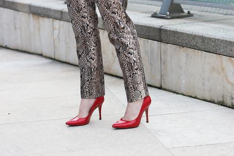 Outfit con traje de animal print Outfit con traje de animal print