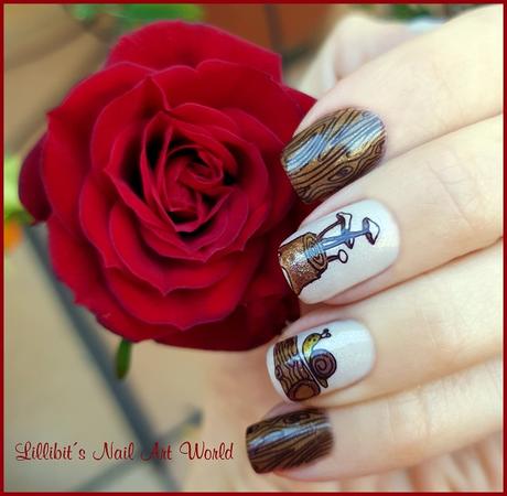 Tronco de árbol con Kads Nature 022 Tronco de árbol con Kads Nature 022