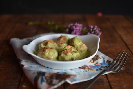 Albóndigas de pollo con salsa de calabacín al curry