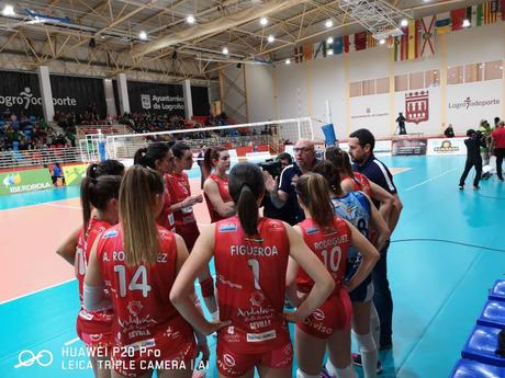 El líder no dio opción alguna al Cajasol Juvasa Voley