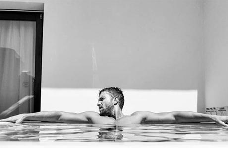 Las fotos más sexys de Pablo Alborán Pablo Alborán en la piscina