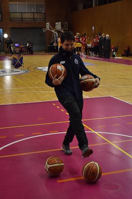 Galería de clics del Bàsquet Femení Sant Adrià-Uni Girona