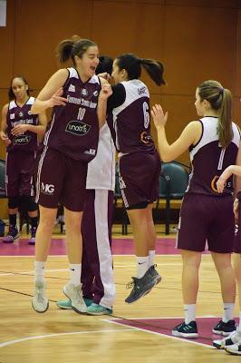 Galería de clics del Bàsquet Femení Sant Adrià-Uni Girona