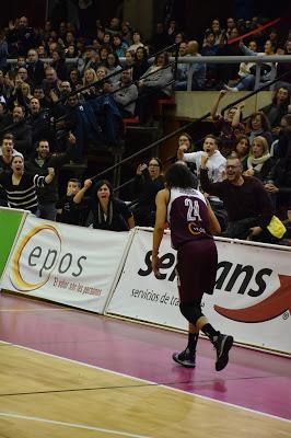 Galería de clics del Bàsquet Femení Sant Adrià-Uni Girona