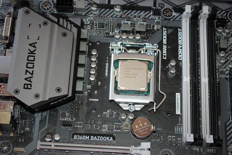 Fotografías de mi viejo y mi nuevo ordenador reformado y sus nuevas piezas/componentes