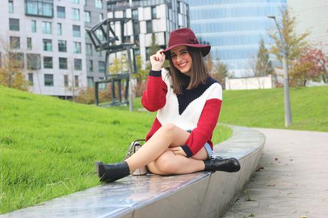 Outfit casual con jersey tricolor Outfit casual con jersey tricolor