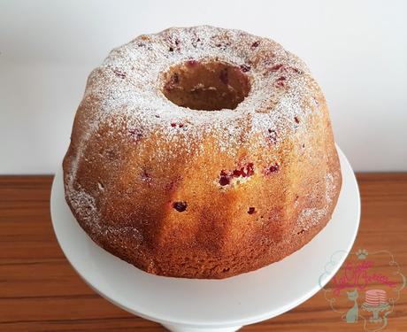 BUNDT CAKE DE LIMON Y GROSELLAS