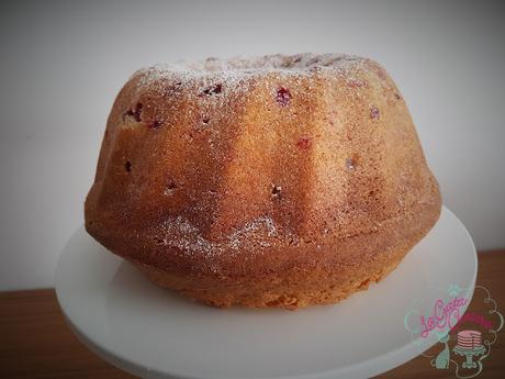 BUNDT CAKE DE LIMON Y GROSELLAS