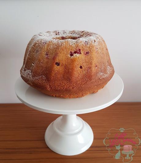 BUNDT CAKE DE LIMON Y GROSELLAS