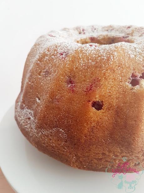 BUNDT CAKE DE LIMON Y GROSELLAS