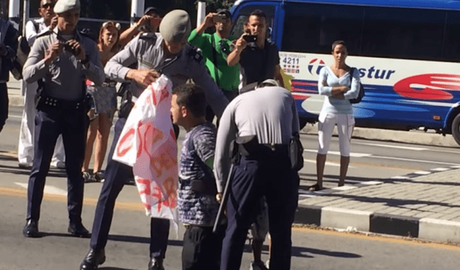 Cubano que protestó frente al capitolio narra su versión de los hechos Cubano que protestó frente al capitolio narra su versión de los hechos