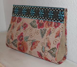 CARTONAJE: CLUTCH