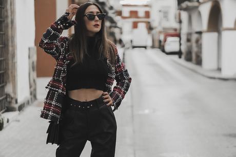 Cómo combinar una blazer de cuadros tartán