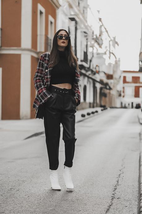 Cómo combinar una blazer de cuadros tartán